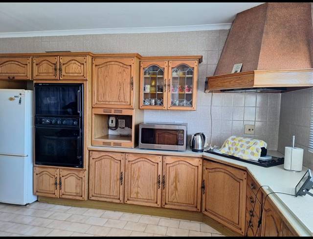 3 BEDROOM HOUSE FOR SALE IN CRAIGIEBURN